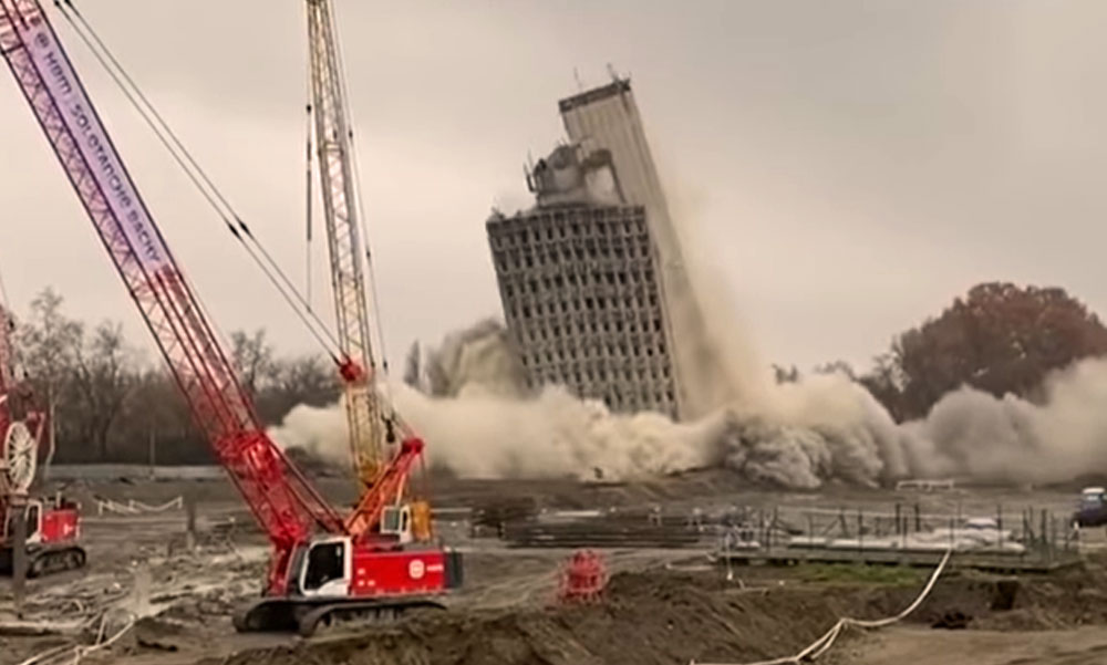 Így robbantották fel a VITUKI-irodaház épületét, pár másodperc alatt összeomlott a toronyház