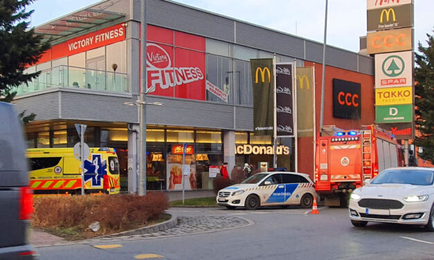 „Mindenki tegyen le mindent és menjen ki az üzletből!” – bomariadó miatt a rendőrség kiürítette az egyik érdi bevásárlóközpontot
