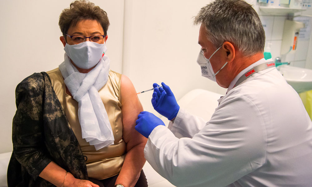 Müller Cecília rendelete a 4.oltásról: bármelyik vakcinára bármelyik vakcina adható, de ha szükséges, az oltóorvos konzultáljon a kezelőorvossal