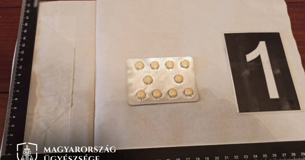 Pofátlanság! A kórházból lopta ki a gyógyszereket, majd pénzért, koronavírusos betegeknek árulta a készítményeket a budapesti orvos