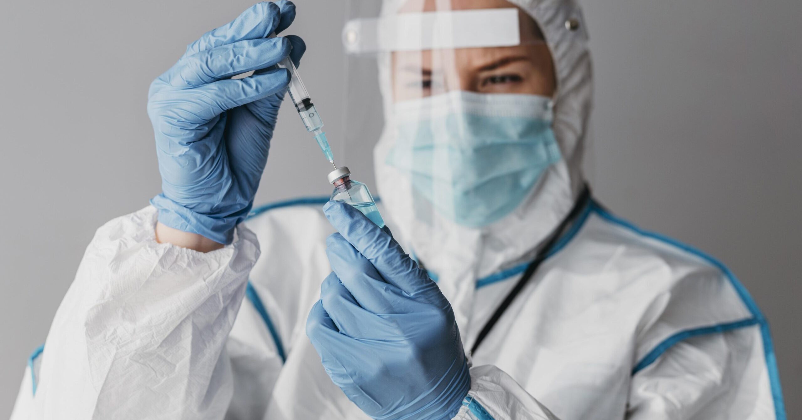 Воз прививка. Пандемия вакцина. Пандемия вакцина. Ученые разрабатывают вакцину. Индийская вакцина ковишилд.