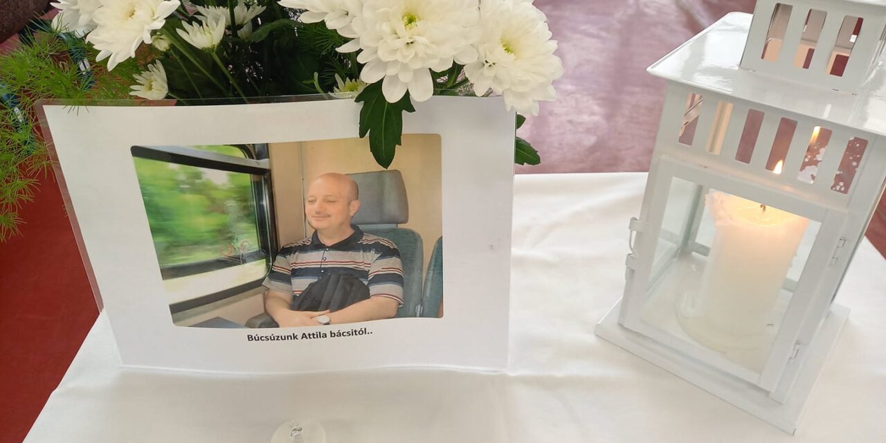 „Búcsúzunk Attila bácsitól” – az iskolából vitte el a mentő a budapesti tanítót, másnap koronavírus miatt meghalt a pedagógus