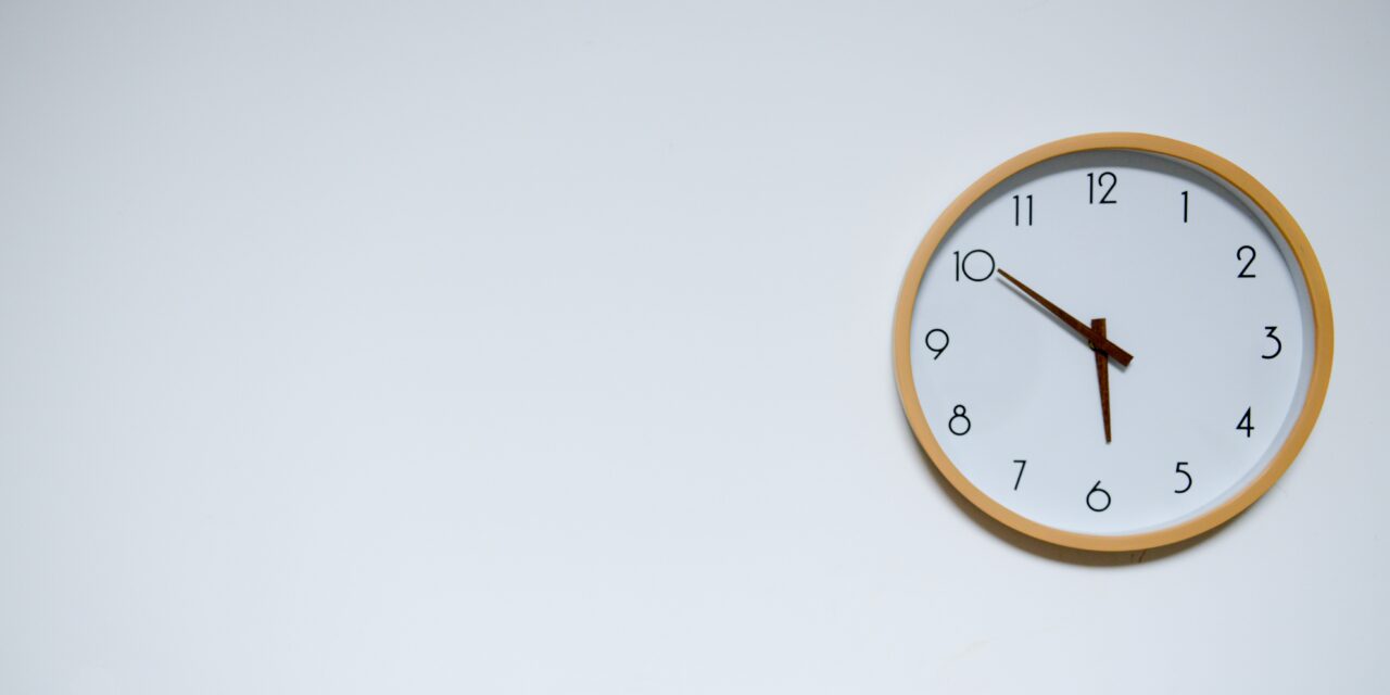 Vasárnap óraátállítás – Egy órával előre kell állítani az órákat