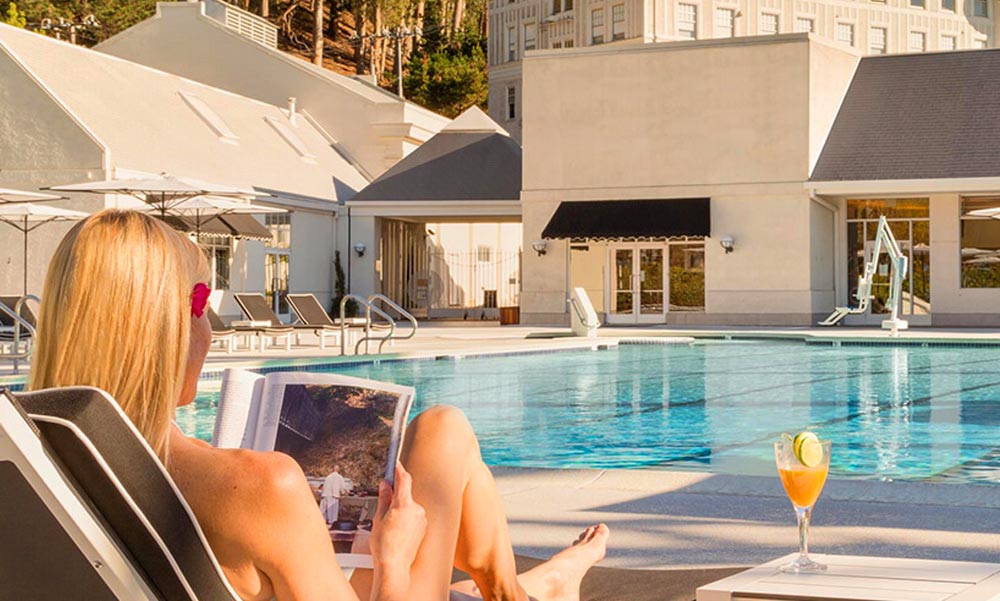 Ettől biztosan nem lesz olcsóbb a belföldi nyaralás: a vendéglátás mintájára jöhet a szállodai szervízdíj