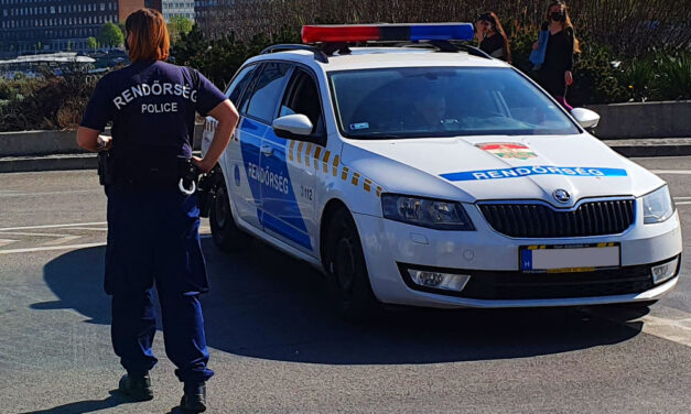 Elgázoltak egy rendőrnőt Vácon, a baleset közúti ellenőrzés során történt, a sérültet mentő vitte kórházba