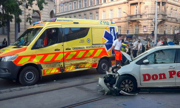 Don Pepe futár belerongyolt egy mentőautóba a Nyugati tér közelében