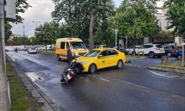 Robogó elé kanyarodott a Városligeti fasorban egy taxi