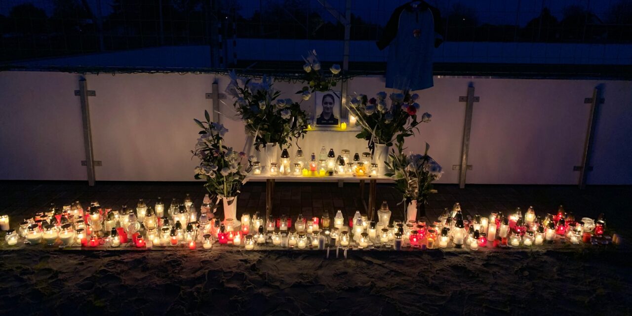 „Gyakorlatilag a baleset pillanatában elvesztettük” – megszólalt Laczkó Georgina gyászoló testvére, a 20 éves lány autóbalesetben hunyt el Nagykátánál