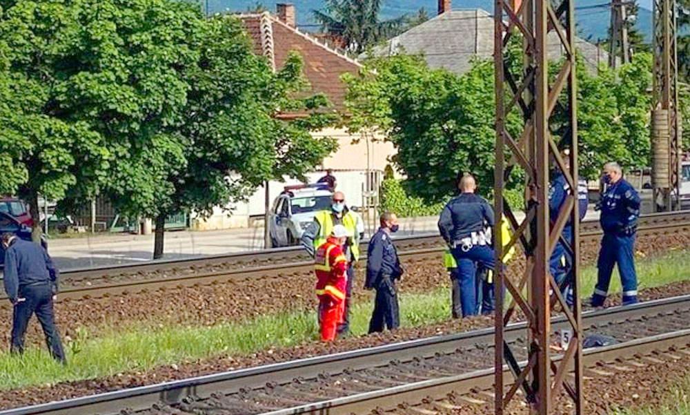 Halálra gázolt a vonat egy embert Dunakeszinél, jelentős késésekre kell számítani