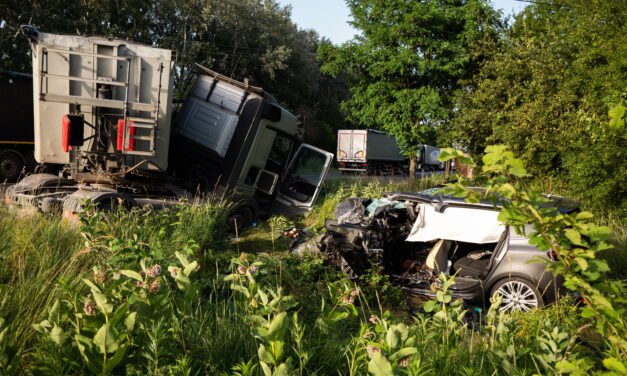 “Ez a legnagyobb szeretet” – az utolsó pillanatokban is a családját óvta a Soltnál kamionnal ütköző családapa, Attila azonnal meghalt, az anya még mindig kómában