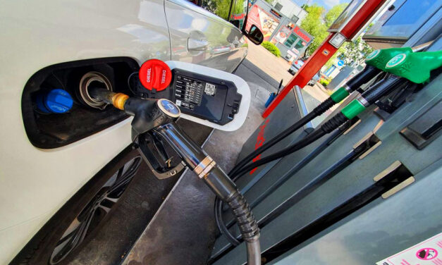 Bejelentették: 480 forintnál nem kerülhet többe az üzemanyag Magyarországon