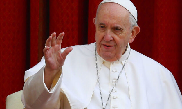 Ferenc pápa bejelentette, hogy szeptemberben Budapesten tart misét, aztán kórházba vitték és megműtötték az egyházfőt
