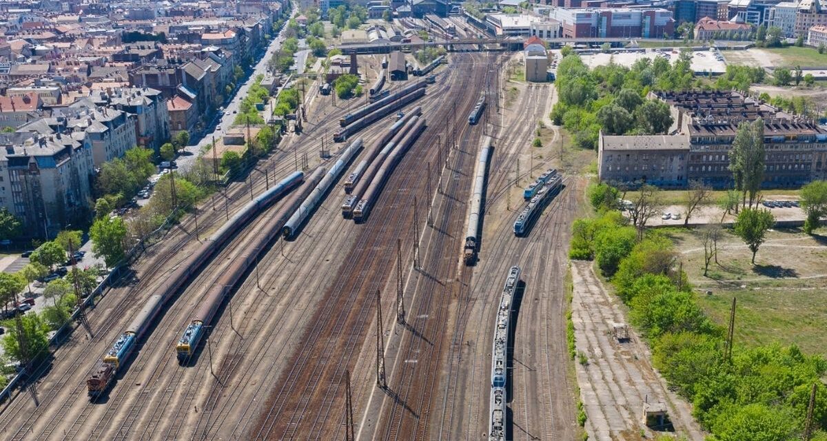 Ismét nyitva a Nyugati pályaudvar, ekkortól fogad újra vonatokat – Az is kiderült, a csarnok mikorra készül végre el