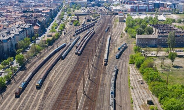 Ismét nyitva a Nyugati pályaudvar, ekkortól fogad újra vonatokat – Az is kiderült, a csarnok mikorra készül végre el