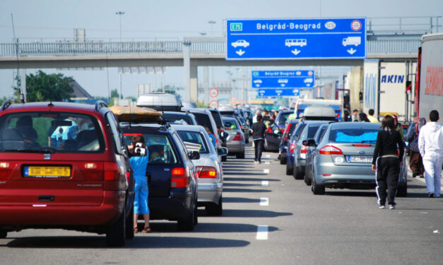 Több órás várakozás közben halt meg egy férfi a magyar-szerb határon: Letenye után a röszkei átkelőt is érdemes elkerülni