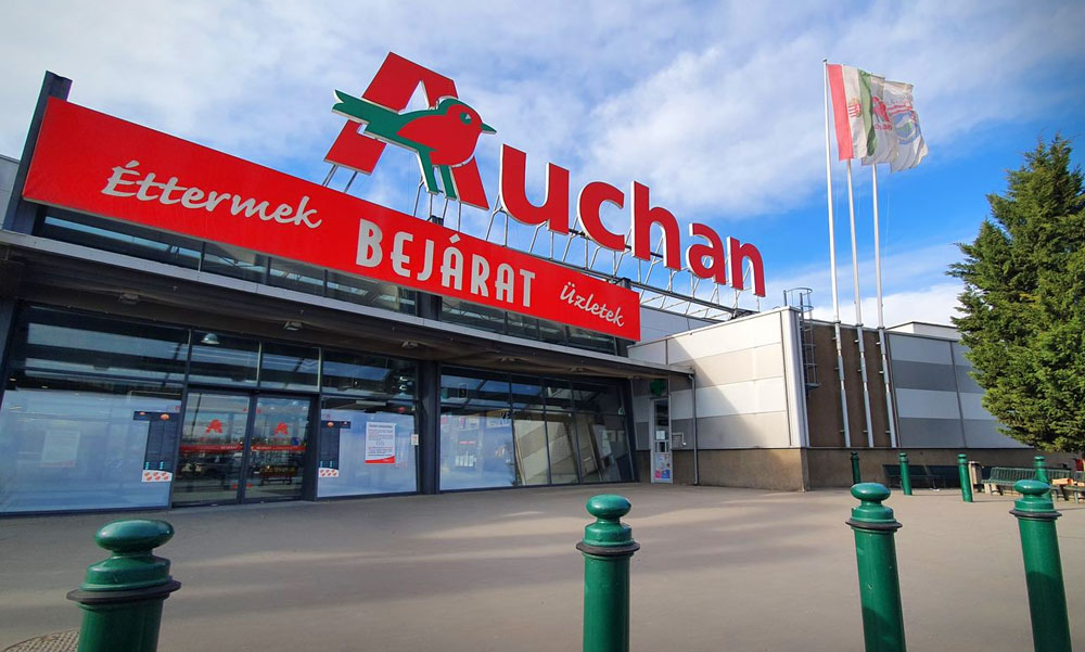 Bejött az Auchannak a turkáló, újabb 6 áruházban lehet majd használt ruhát kapni
