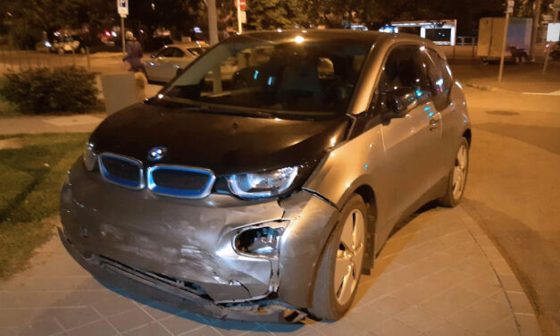 Újszülött unokájához sietett a BMW-s asszony, amikor a semmiből hirtelen feltűnt egy autó