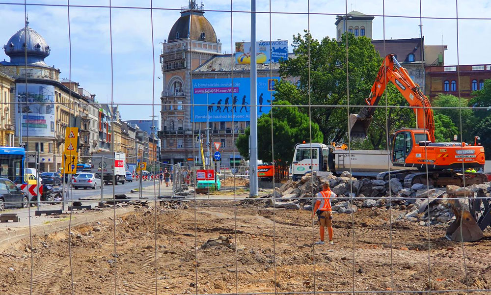 100 millió forinttal drágul a Blaha Lujza tér felújítása, mi történik már megint a Blahán?