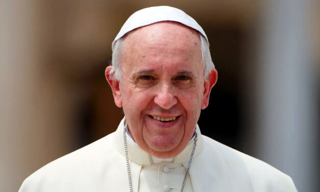 Kiszaladt egy pizzáért a sarki árushoz a Vatikánból, aztán pápának választották – Helló Budapest, megérkezett Ferenc pápa!