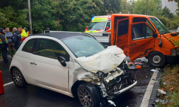 Kirepült az autóból és az aszfaltnak csapódott az anya és kislánya, drámai baleset a Balatoni úton