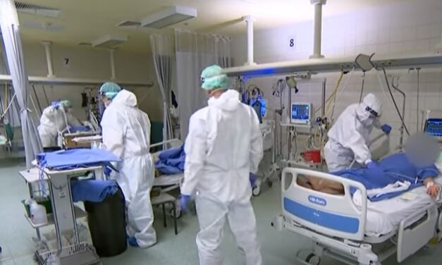 Felmentette a bíróság azt a kínai férfit, aki sebészollóval, 80-szor sebesítette meg a lélegeztetőgépen lévő betegtársát a Honvédkórházban