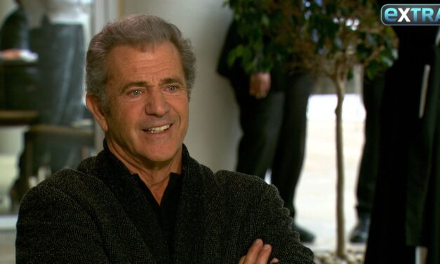 Gyalog járja Budapest utcáit Mel Gibson – Ide ugrott be egy steakre az Oscar-díjas színész