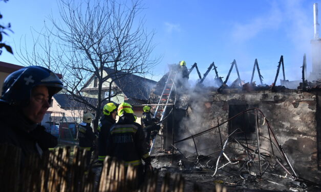Kigyulladt egy ház a 18. kerületben, egy gázpalack is felrobbant: Az egyik ott lakó okozhatta a tüzet – Fotók a helyszínről