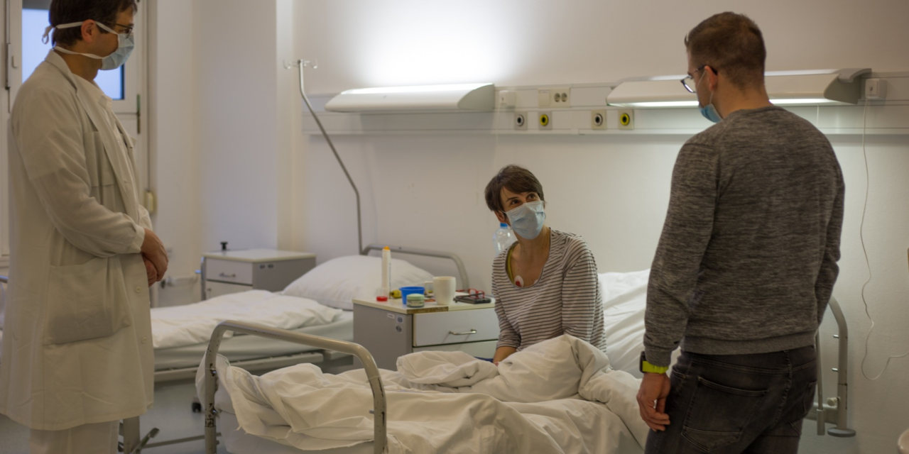 “Örülök, hogy megmenthettem egy életet”, a kórházban találkozott egymással a Westendben összeesett futónő és az őt megmentő fiatal orvos