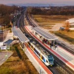 Tovább száguldhat a BKK Futárral, az elővárosi vonatok is bekerültek a rendszerbe