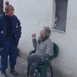Kezelhetetlen lánya viselkedése miatt kuporgott a fagyos hidegben, az udvaron ez a 71 éves asszony – Erre szánta el magát végső elkeseredésében