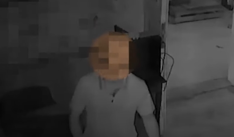 Alvó vendégeket fosztott ki egy erzsébetvárosi szálláson ez a 36 éves férfi – videó