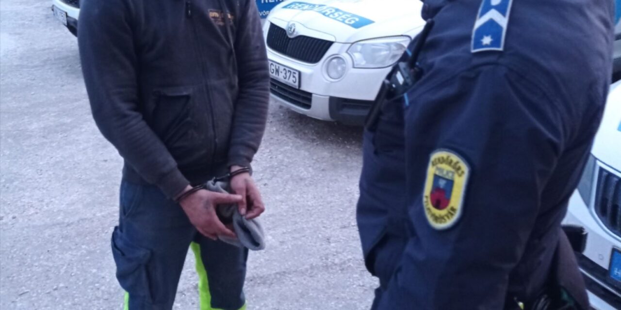 A csomagtartóban utazó férfi megpróbálta átverni a rendőröket, a pilisvörösvári zsaruk viszont hamar rájöttek a turpisságra – fotók