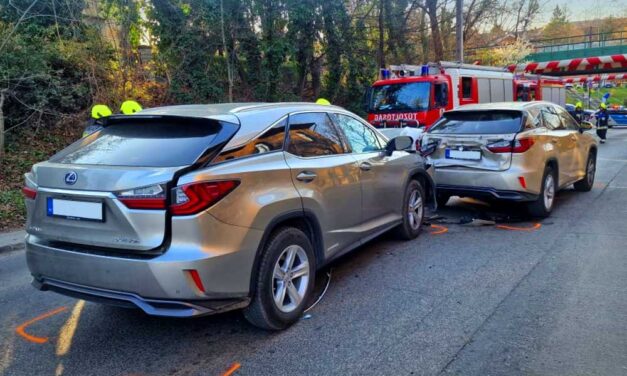 Tömegbaleset a János kórháznál, egymás után törtek össze a 25 milliós Lexus terepjárók – Fotók