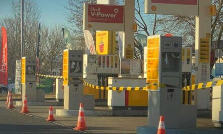 Nagyot hibázhatott a Shell, vizet tankoltak az autókba az egyik magyar benzinkúton, óriási a kár – De hogy kerülhet víz az üzemanyagba?