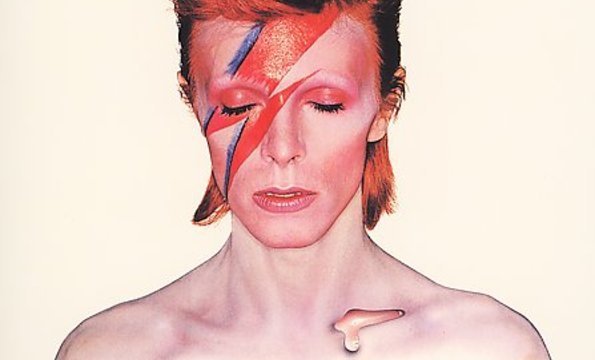 Hat éve halt meg a legenda: David Bowie emlékestet rendeznek az A38 hajón, mutatjuk, kik lesznek az idei fellépők