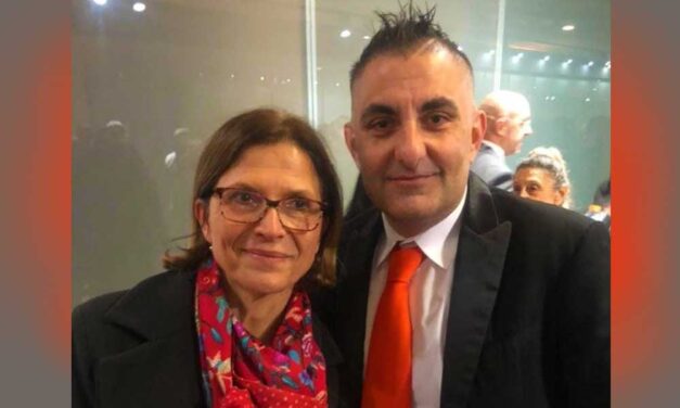 „Tavaszi szél vizet áraszt, magyar ember Fideszt választ” – így örül Győzike a Fidesz győzelmének, a zenész Orbán Viktor feleségével is fotózkódott a választások éjszakáján