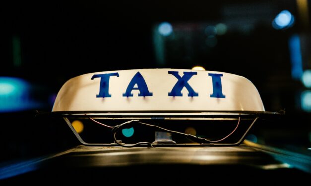 Egyesül két budapesti taxitársaság: ne lepődj meg ha Főtaxit kapsz, pedig Budapest Taxit hívtál