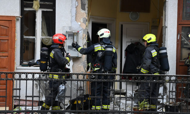 Beleremegtek a falak, mentő is jött, hatalmas robbanás volt Budapesten