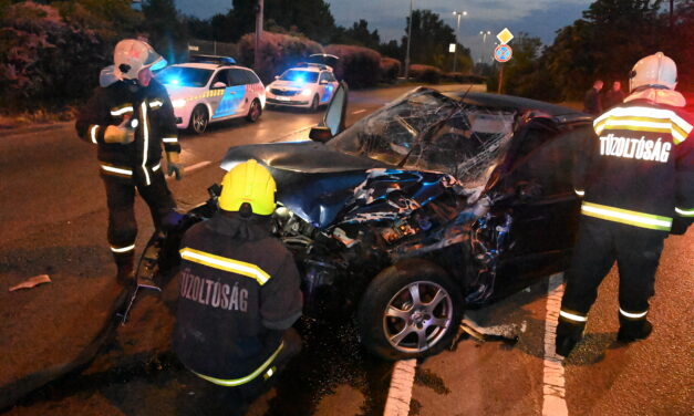Két autó rohant egymásba a 9. kerületben, többen megsérültek – Fotók a helyszínről