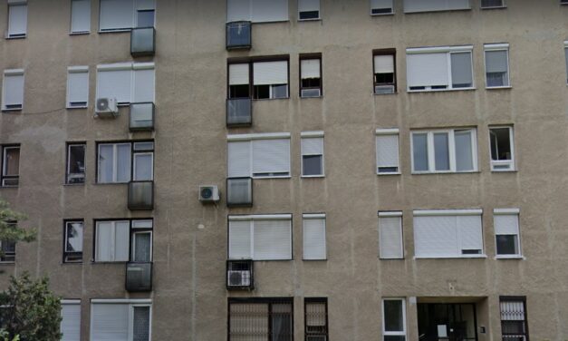 Ki akart ugrani egy csepeli lakás erkélyéről egy 23 éves lány, a rendőrök az utolsó pillanatban érkeztek