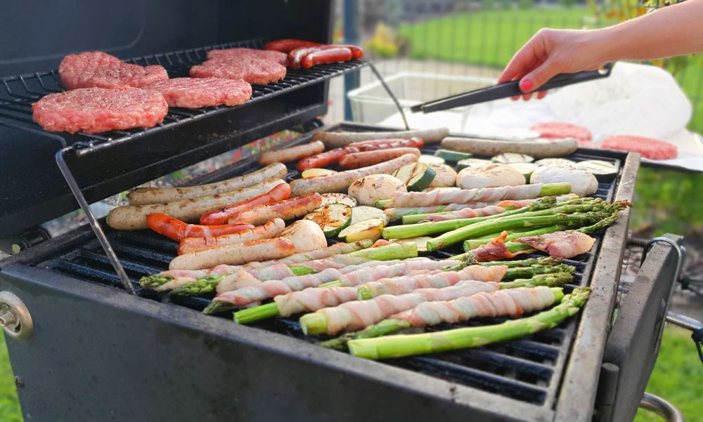 Dráma a családi grillezésen: súlyos égési sérüléseket szenvedett egy 10 éves kisfiú