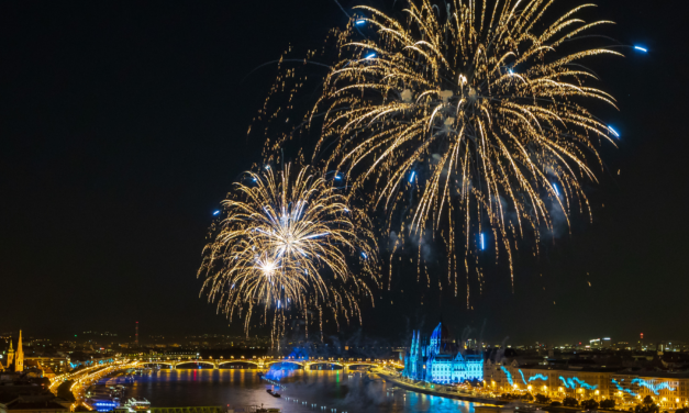 Bengáli tűz borítja majd a Dunát: minden eddiginél fényűzőbb lesz a budapesti tűzijáték augusztus 20-án