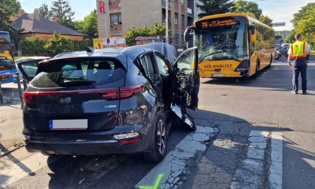 Letarolta a Volánbusz a nyaralásra induló családot, az M7-es kivezetőnél vége lett a vakációnak