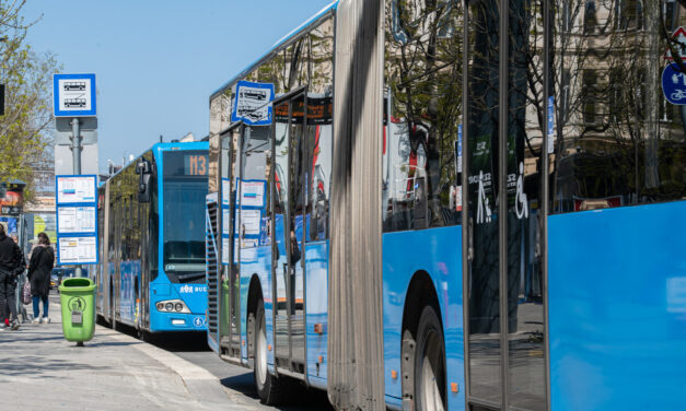 Karácsony Gergely a 2023-ban forgalomba álló új fővárosi buszokról: „Az elvonások ellenére sem állunk le, és fejlesztjük a budapesti közösségi közlekedést”