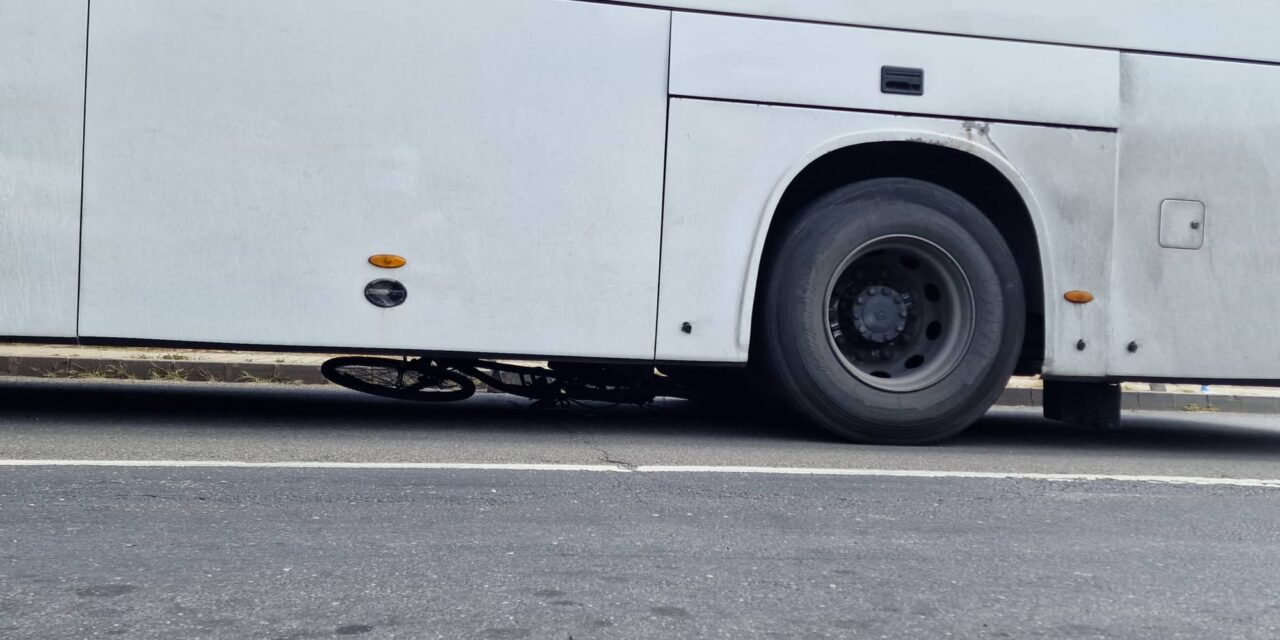 Reggel zuhant a busz alá a fiatal kerékpáros, nem élte túl a csepeli balesetet