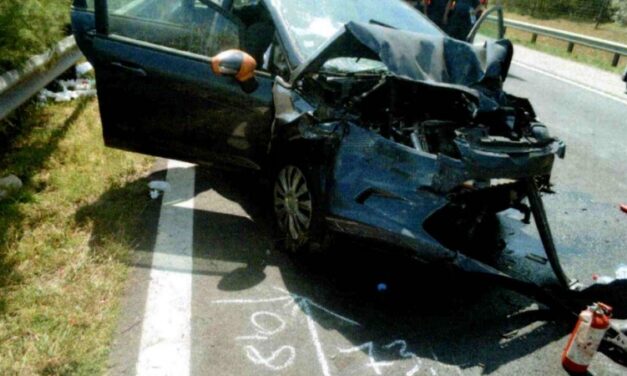 Borzalom az M5-ösön: elaludt a volánnál a sofőr, majd nekicsapódott az előtte haladó kamionnak – Többen súlyosan megsérültek