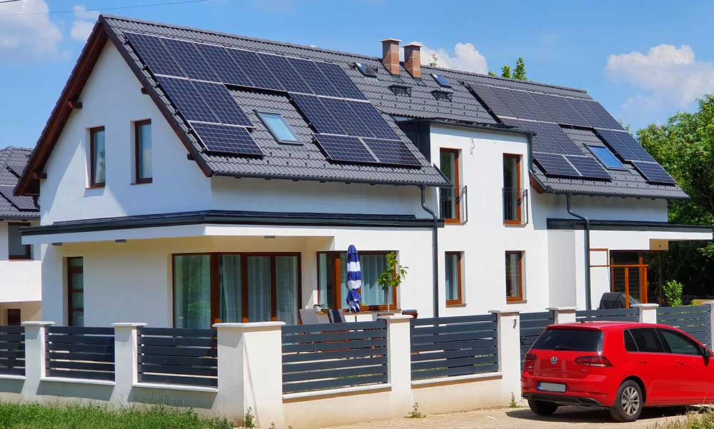 Egyre több a napelemes ház Budapest környékén, nagyon pörög az 5 milliós támogatás