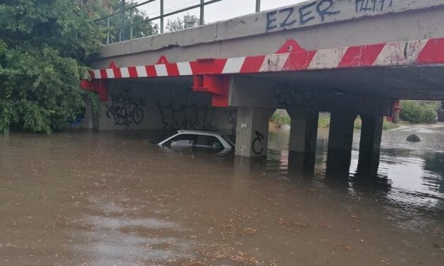 Azt a q.va – kiáltott fel az autós, amikor Szigetszentmiklóson beleszáguldott az eső okozta tócsákba