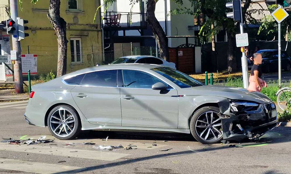 A luxus Audi sofőrje azt gondolta, neki mindent lehet, csúnyán összetörte a kéthetes autóját