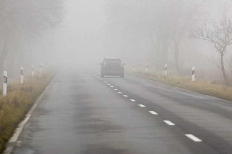 Ködös idővel robban be a november, a rendőrség is figyelmeztet – Így vezessünk, ha nem megfelelőek a látási viszonyok